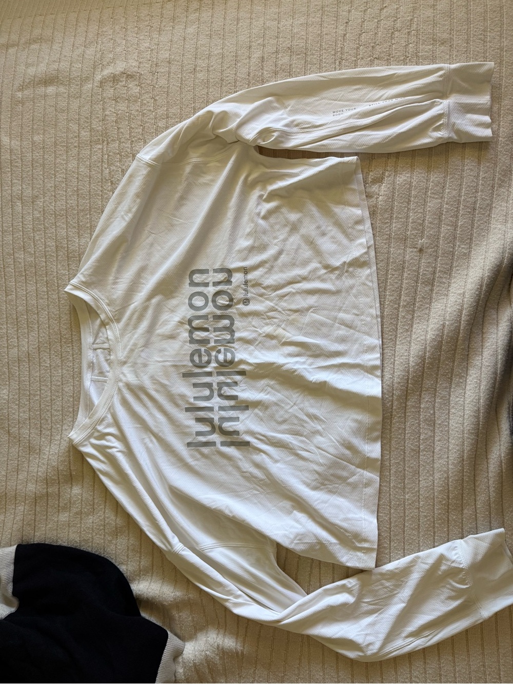 Lululemon White Long-Sleeve Graphic Women’s Shirt